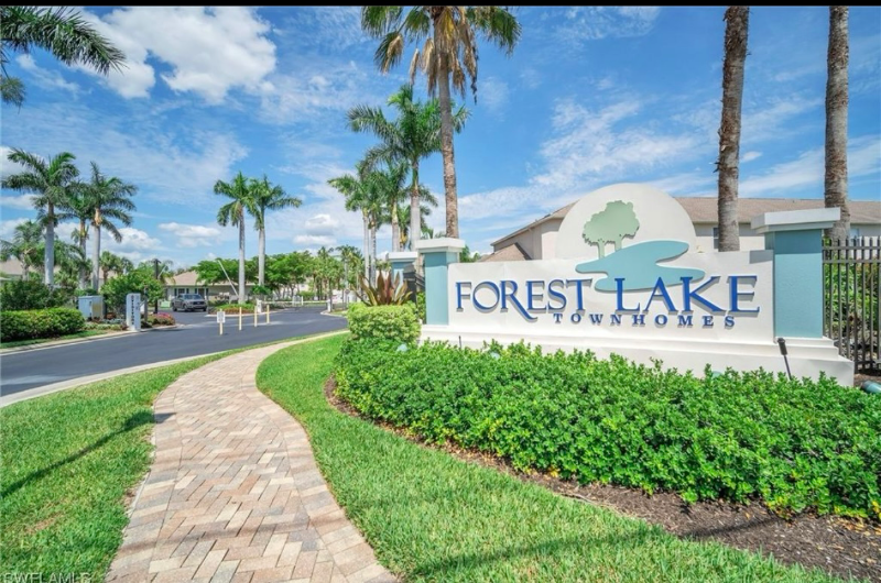 3643 Pine Oak Cir #102
