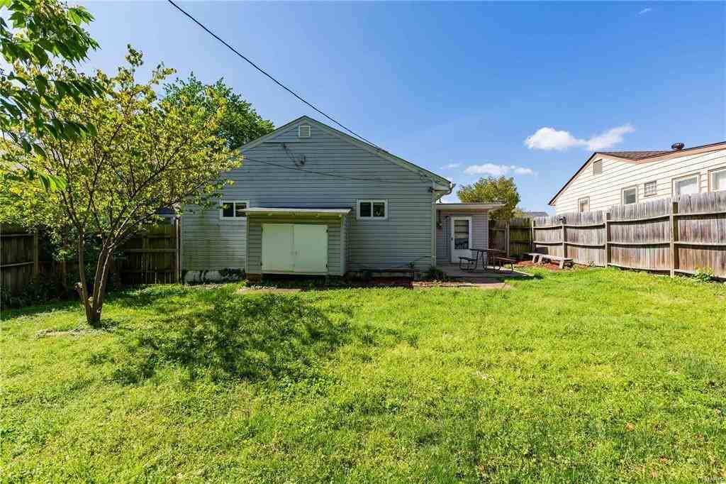 5935 Victoria Avenue #1 - Photo 4 of 9