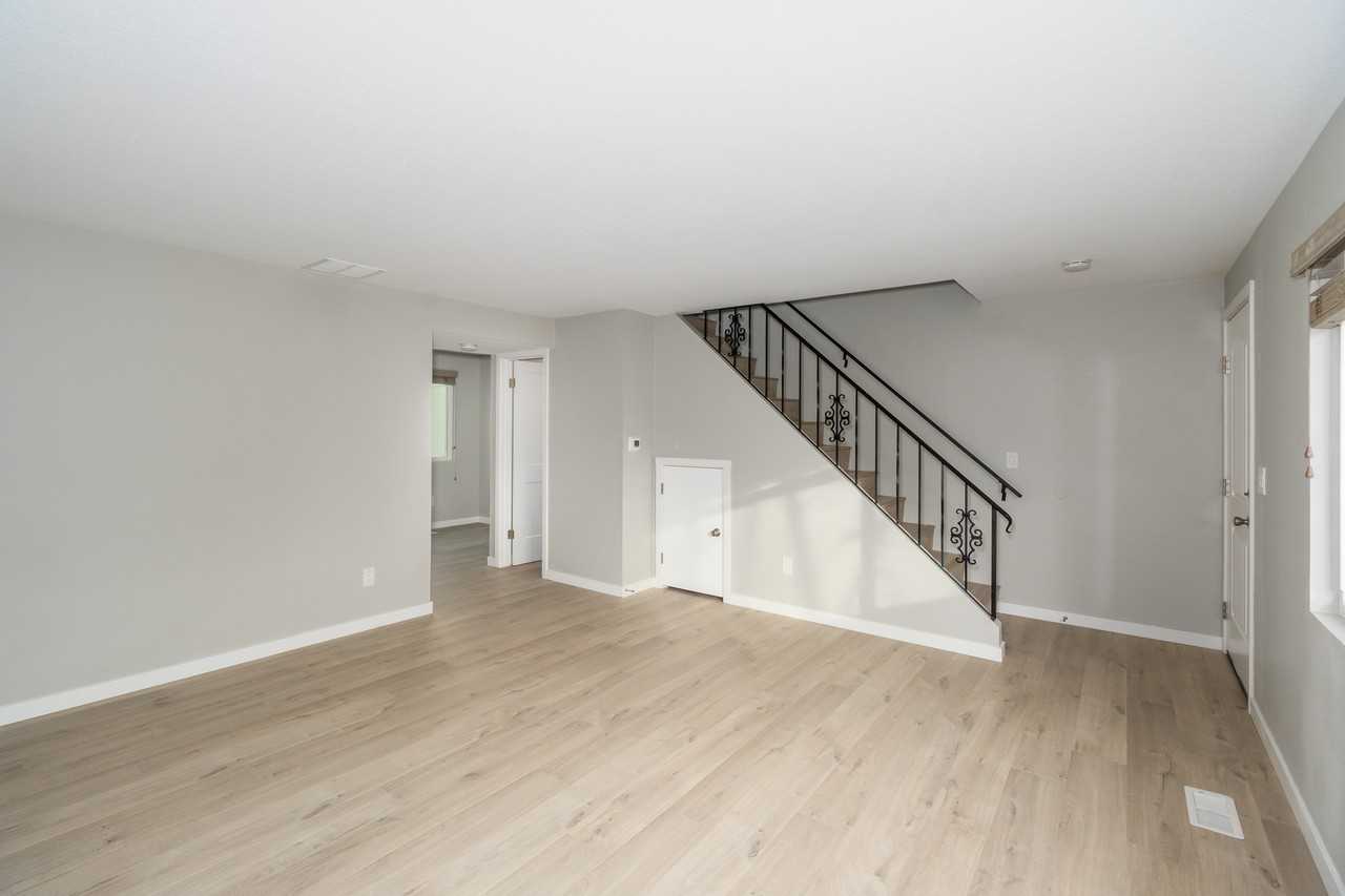 223 N Liberty St #4 - Photo 4 of 27