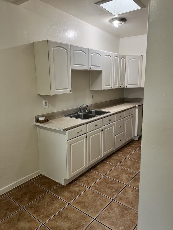 926 W Wedwick St #1 - Photo 2 of 22