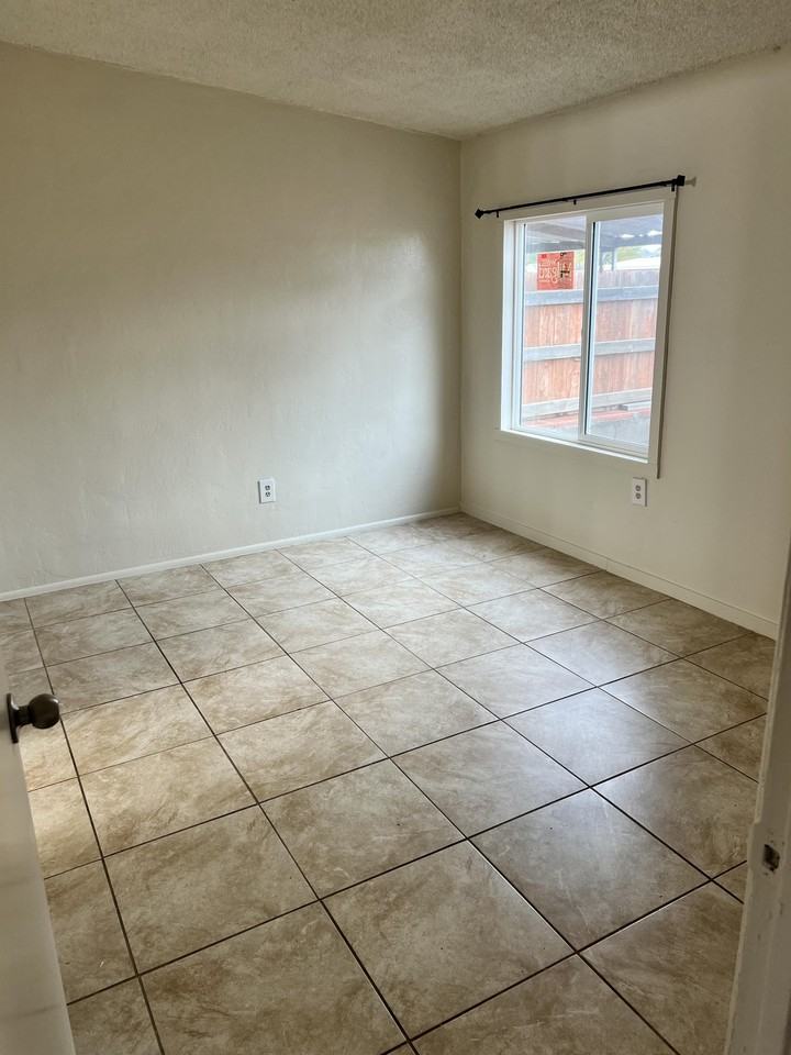 926 W Wedwick St #1 - Photo 5 of 22