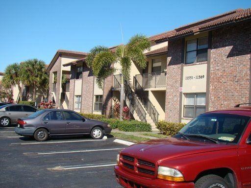 Glenwood Apartments - Photo 2 of 4