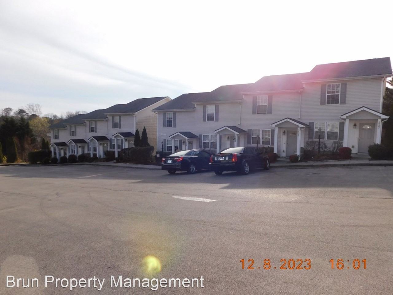 3505 Old Valley View Dr. Starview Townhomes Apartments in Belle Morris