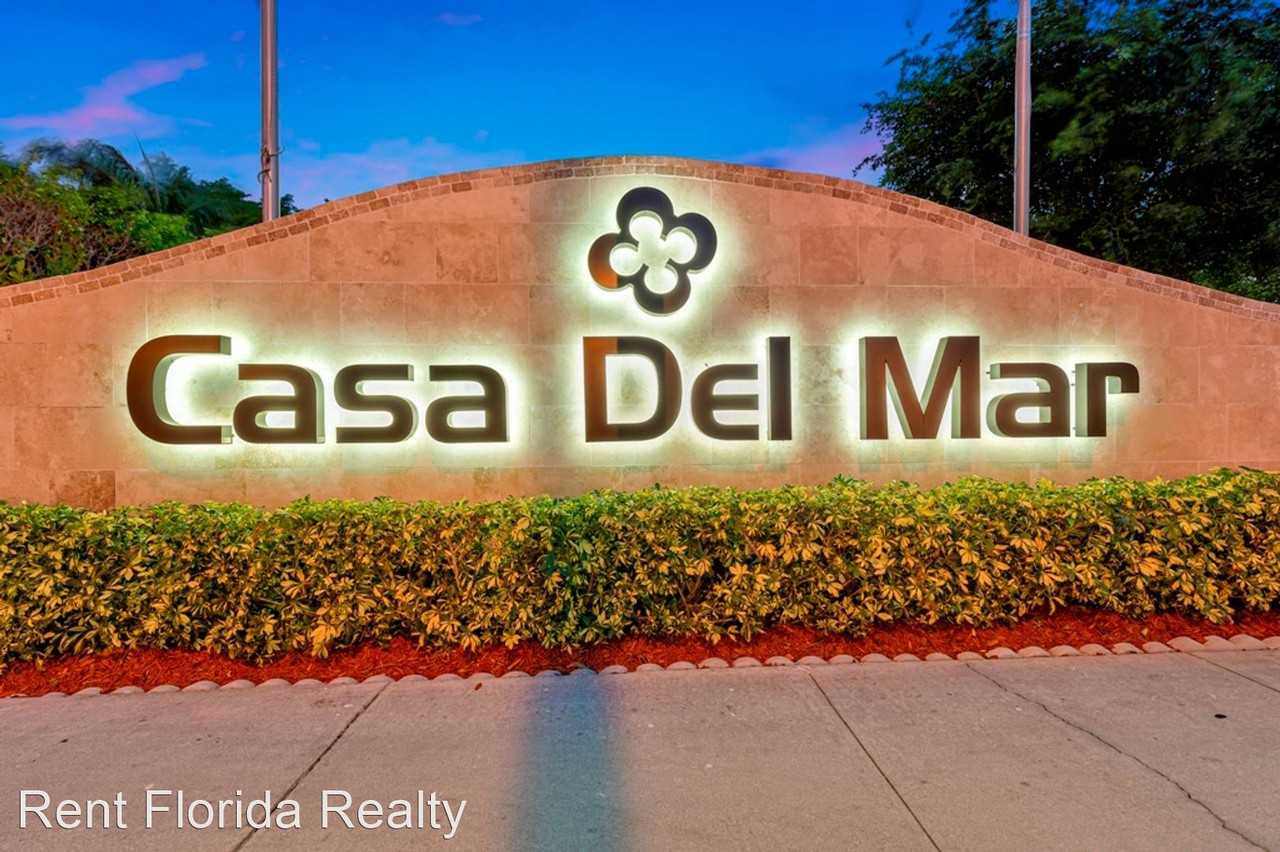 Casa Del Mar 5101 Palm Hill Drive - Photo 2 of 6
