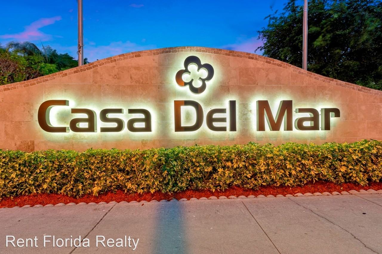 Casa Del Mar 5101 Palm Hill Drive - Photo 3 of 6