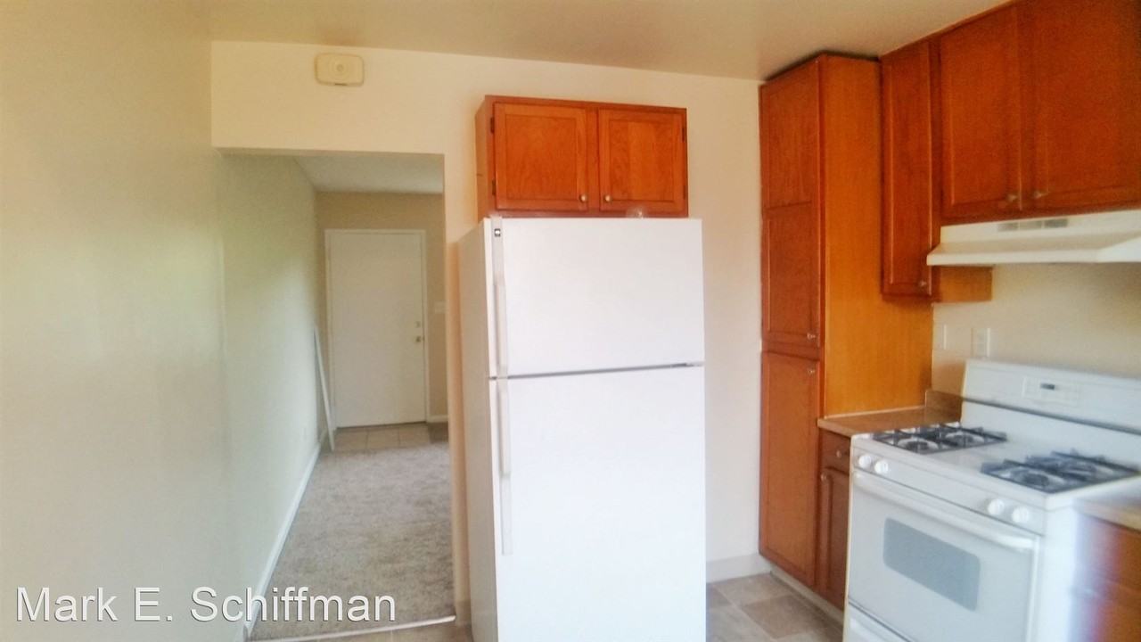 552 D Street - Photo 2 of 12