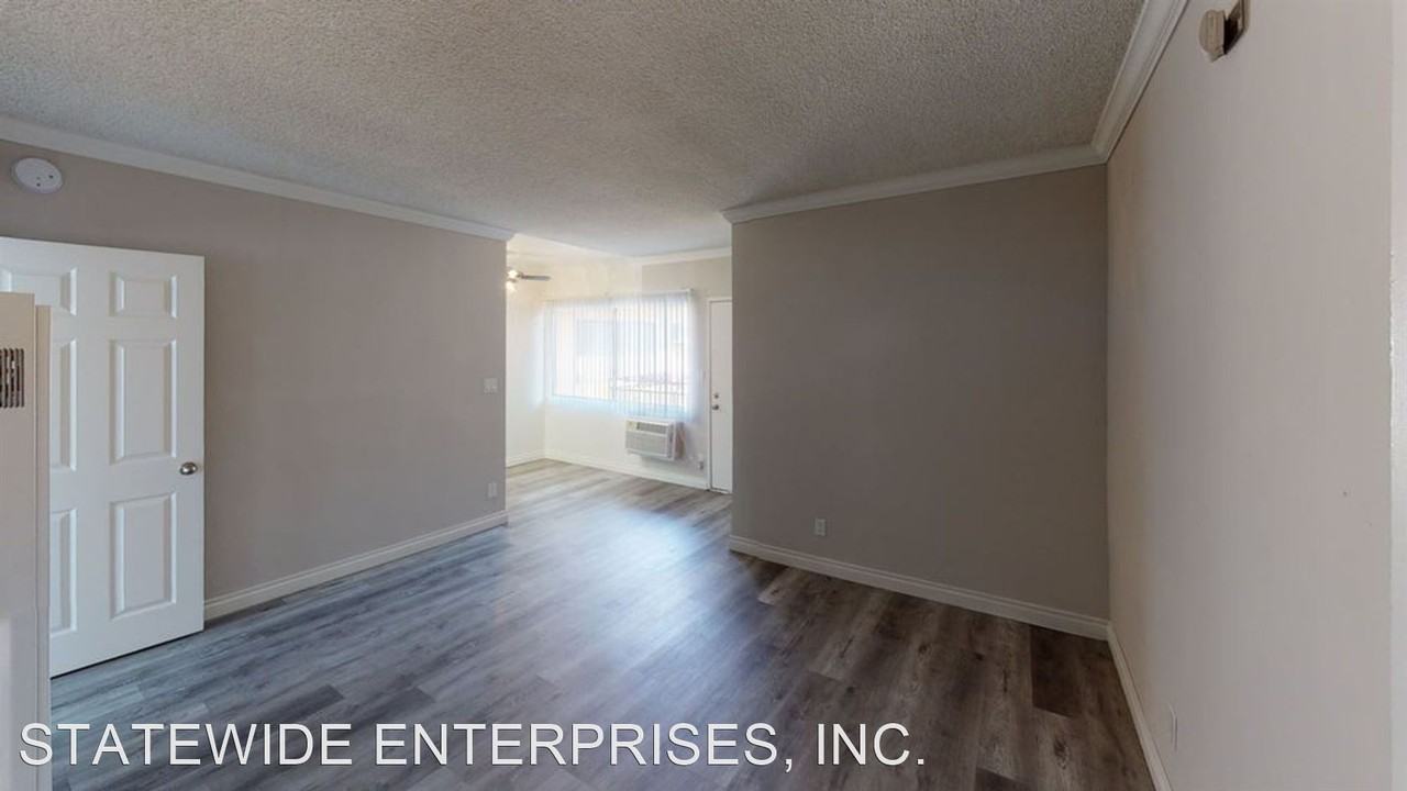 21804, 21812, 21828 Roscoe Blvd. - Photo 2 of 9