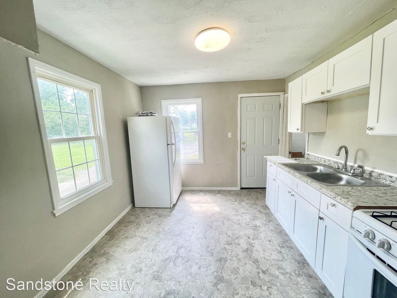 857-863 N. Central Dr - Photo 2 of 10