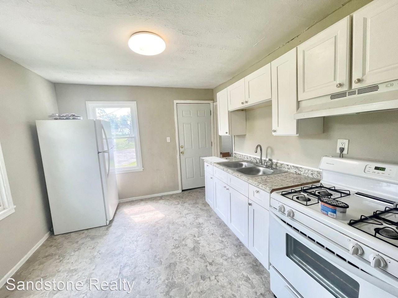 857-863 N. Central Dr - Photo 3 of 10