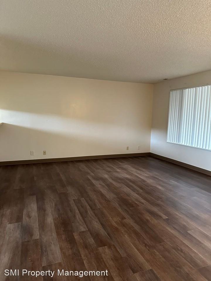 1644, 1654 & 1664 Lockhaven Dr NE - Photo 2 of 12