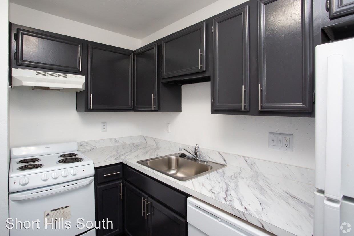 8001 Gessner Drive - Photo 3 of 10