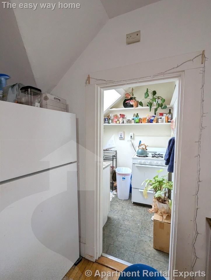 44 Central St #6 - Photo 5 of 12