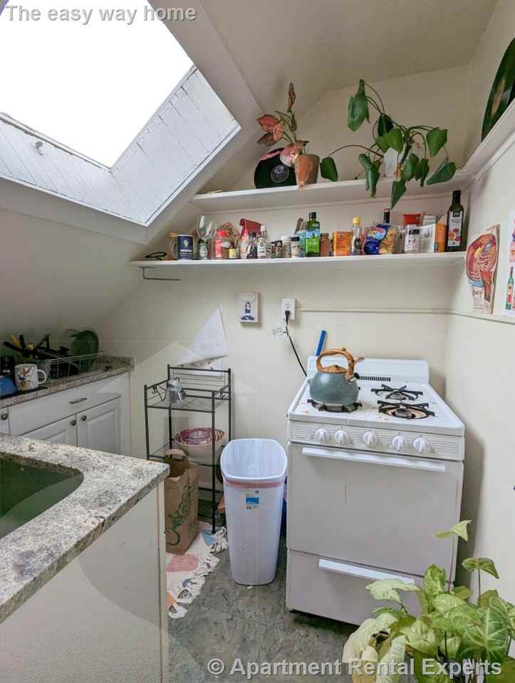 44 Central St #6 - Photo 6 of 12