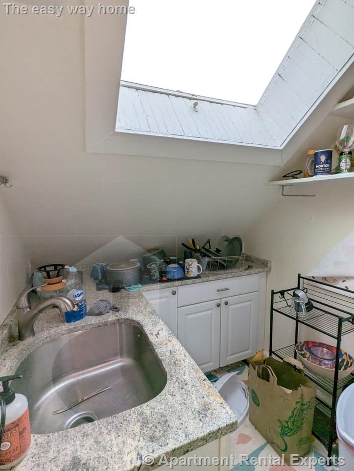 44 Central St #6 - Photo 7 of 12