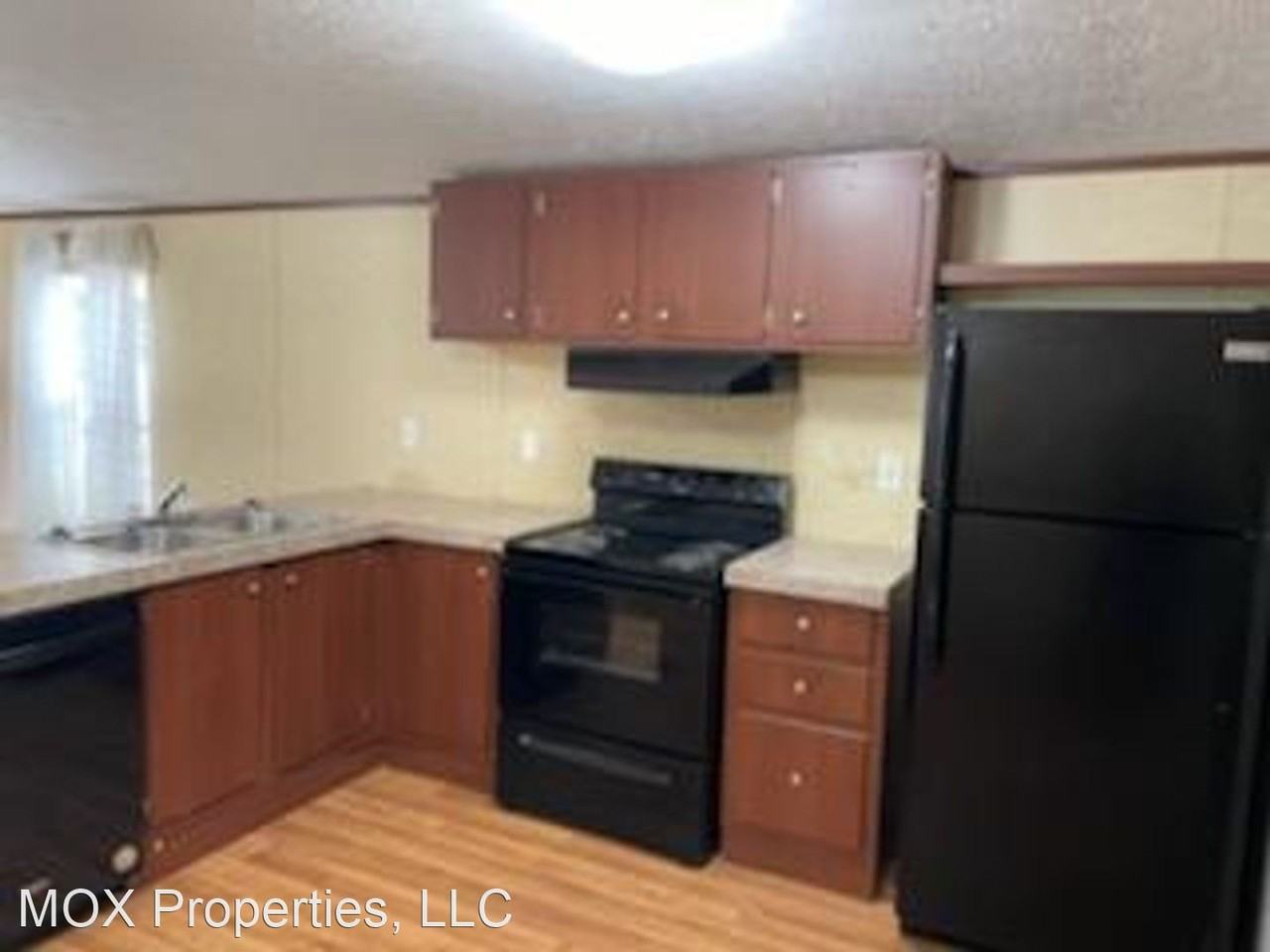 1000 Dickinson Mobile Home Park - Photo 3 of 10