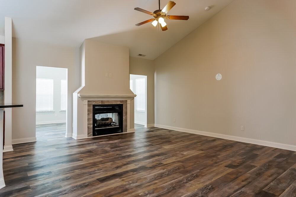 497 Adams Point Dr - Photo 3 of 16