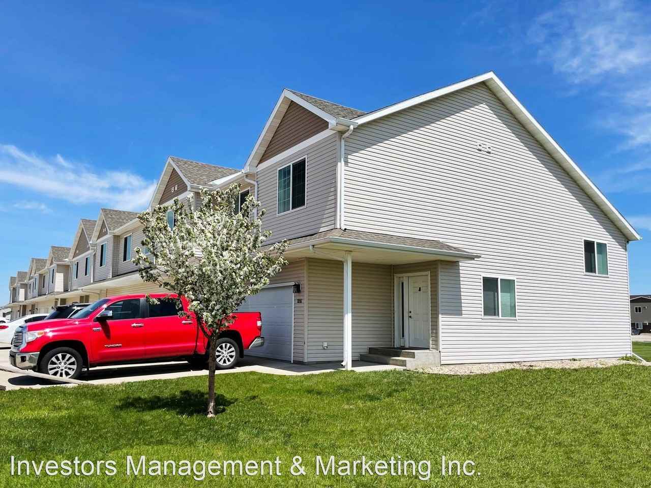 Woodside Townhomes - Photo 2 of 4