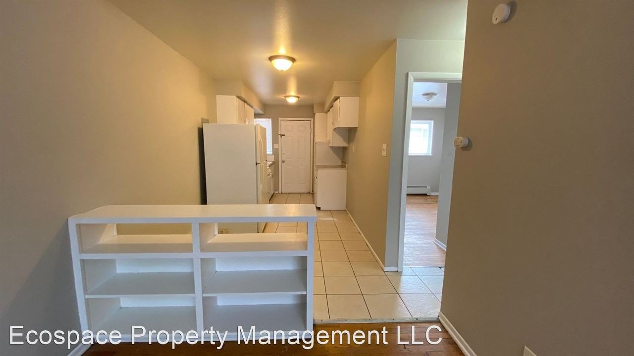 1735 Chester St. - Photo 3 of 9