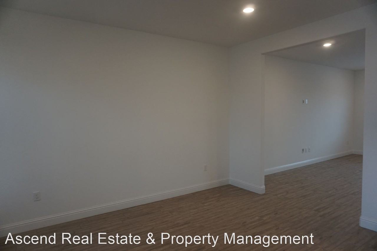 3305 Twin Knolls Ln - Photo 2 of 13