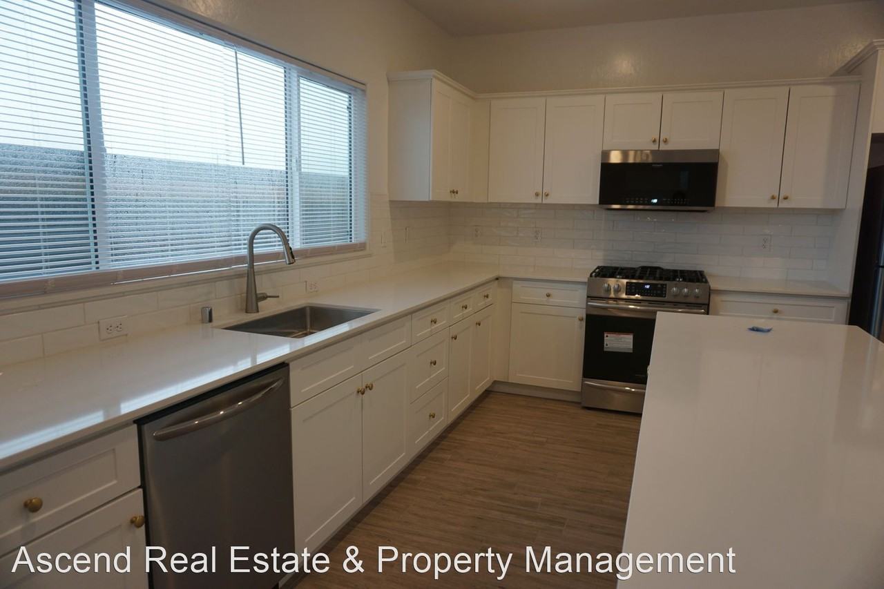 3305 Twin Knolls Ln - Photo 3 of 13