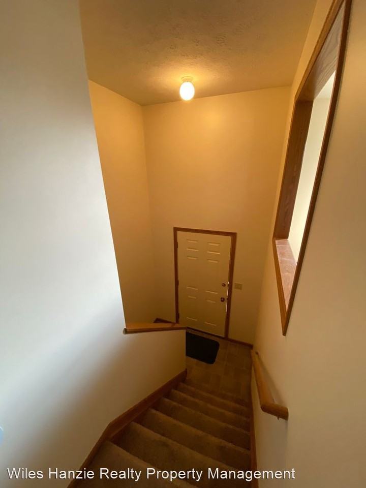 347-349 Villa Street - Photo 3 of 7