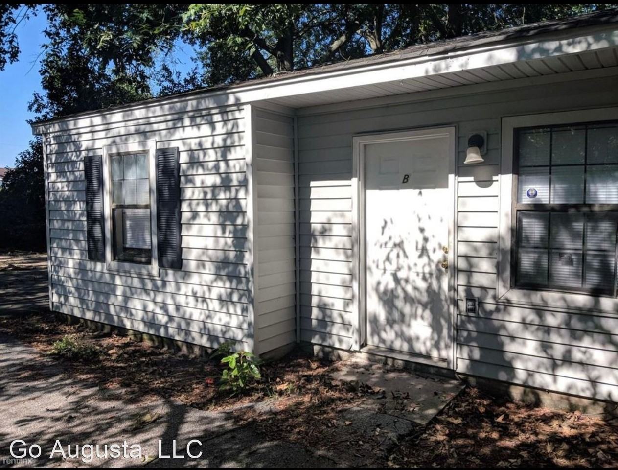 1740B Walker St - Photo 2 of 3