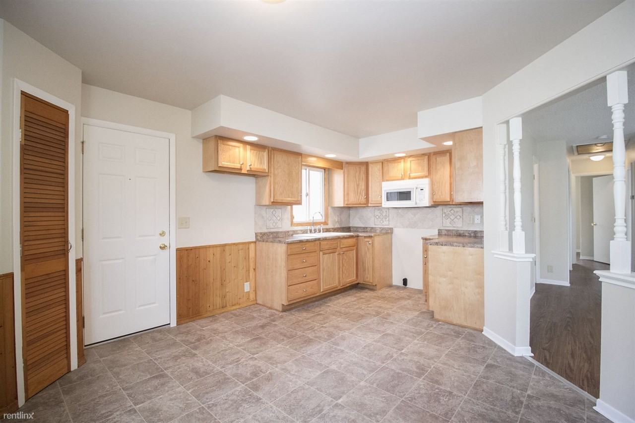 420 Independence Rd - Photo 3 of 10