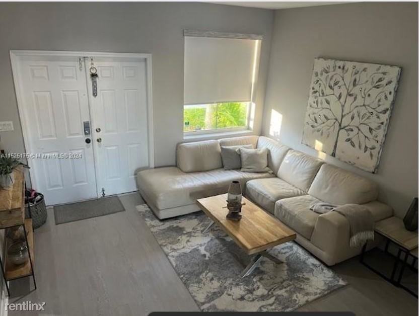 3511 Sw 169th Ter - Photo 2 of 28