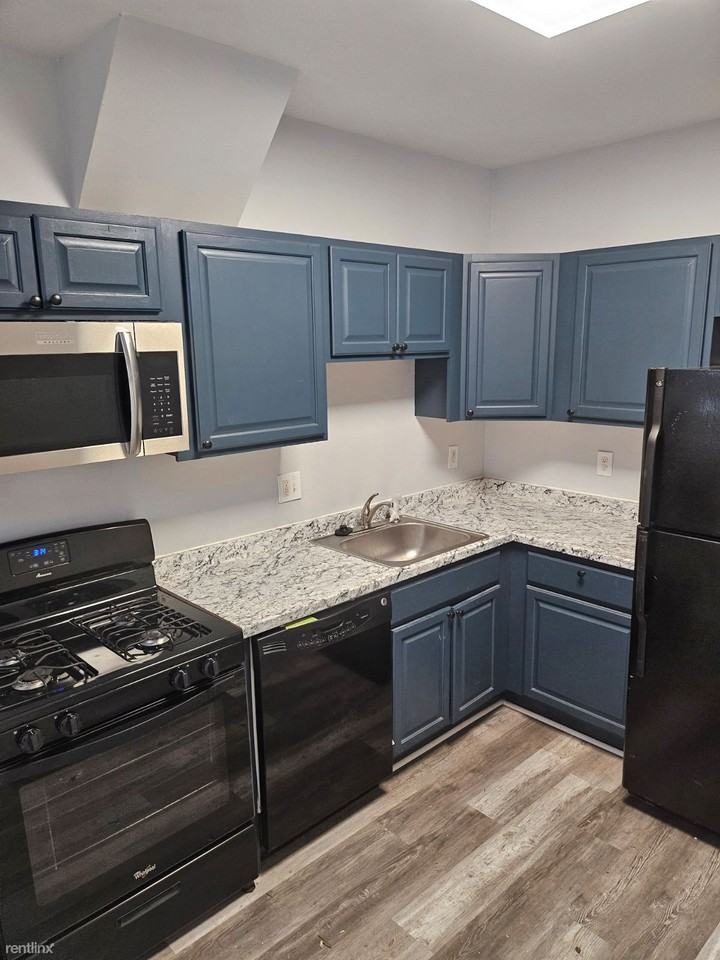 2553 Francis St - Photo 2 of 10