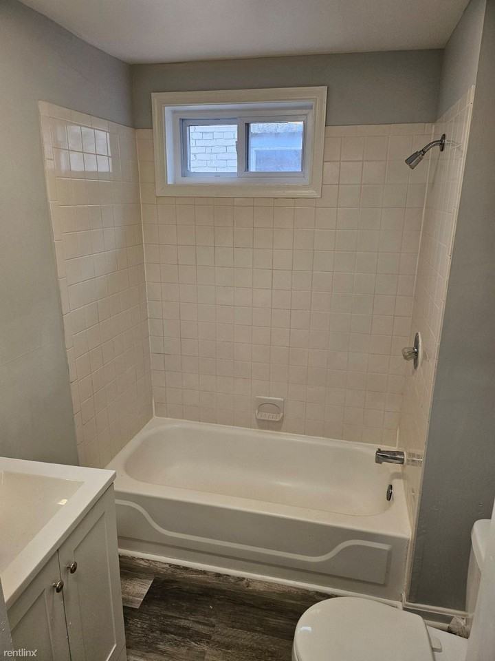 2553 Francis St - Photo 3 of 10