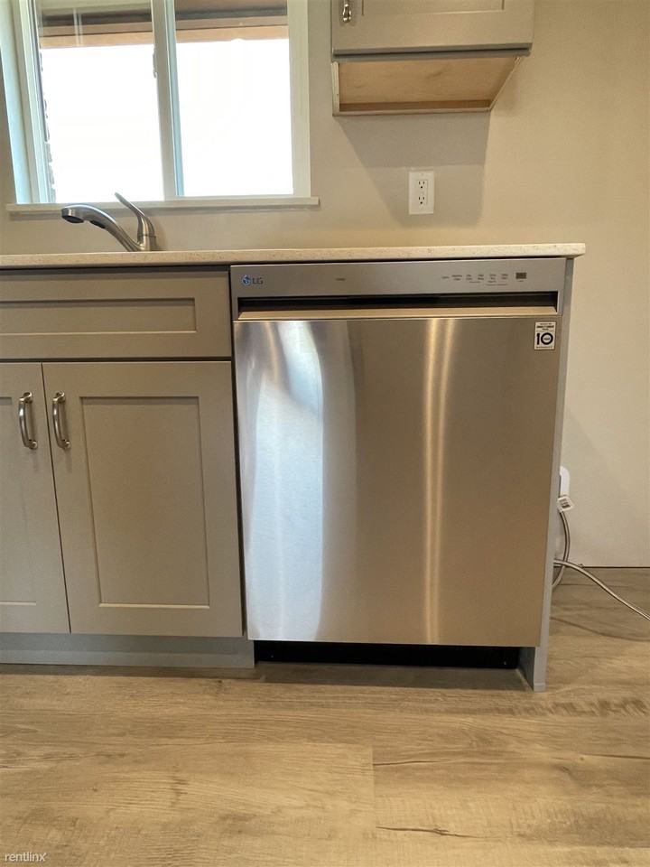 826 N 50 W - Photo 2 of 11