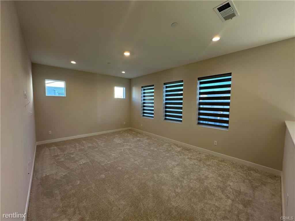 290 Brackens - Photo 2 of 19