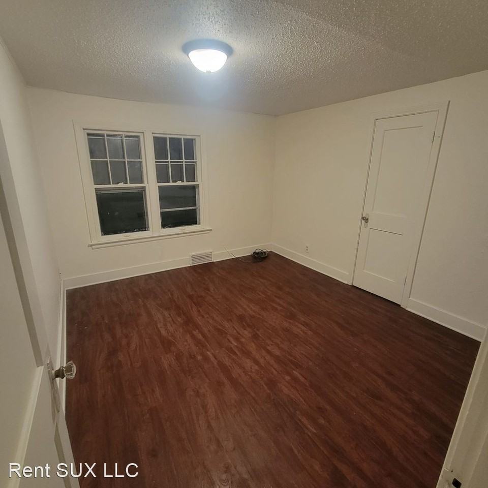 1200 JENNINGS - Photo 2 of 7