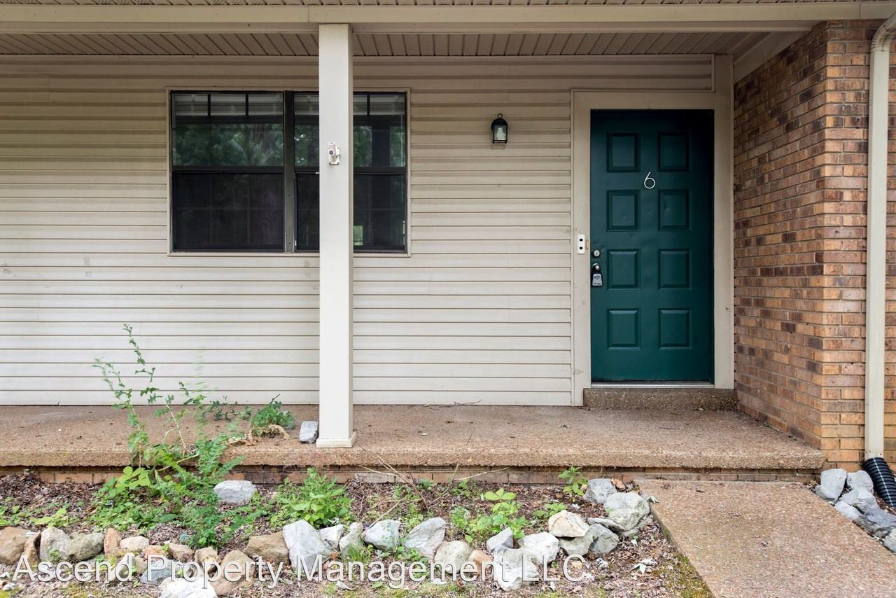 100 Sherry Lane - Photo 2 of 25