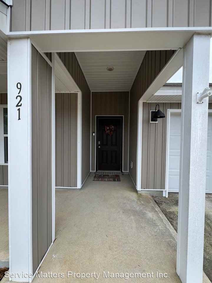 921 Lovebird Ct - Photo 3 of 33