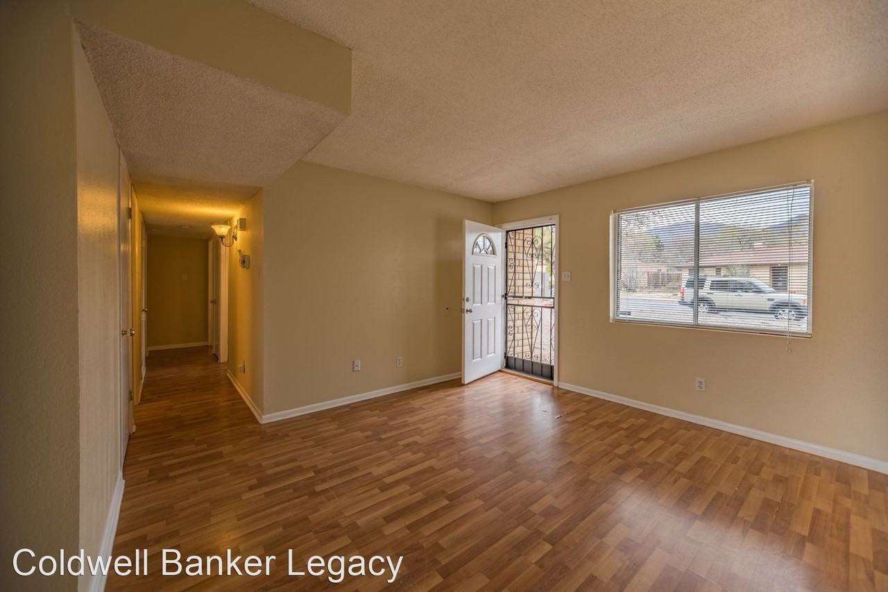 13109 Camino Del Norte Ne - Photo 2 of 8