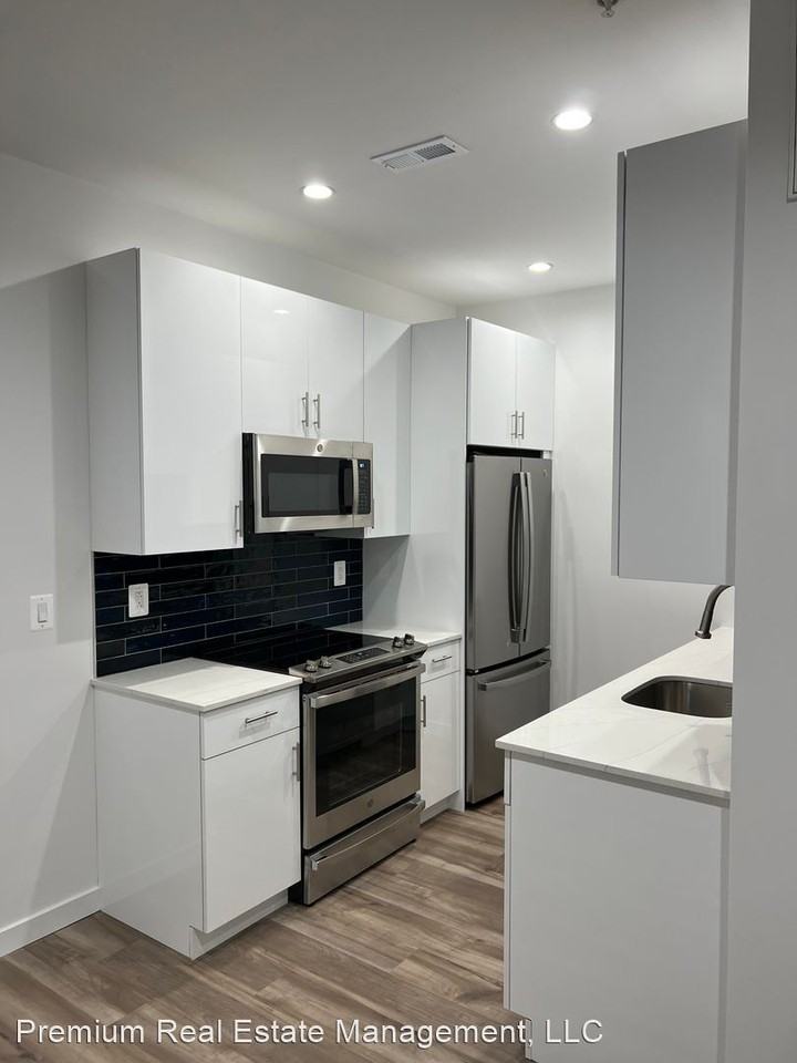 1829 Pine Street - Photo 2 of 16