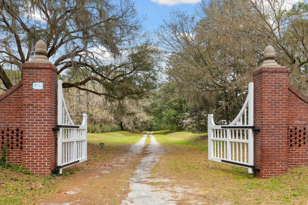 4136 Ashley River Rd - Photo 2 of 50