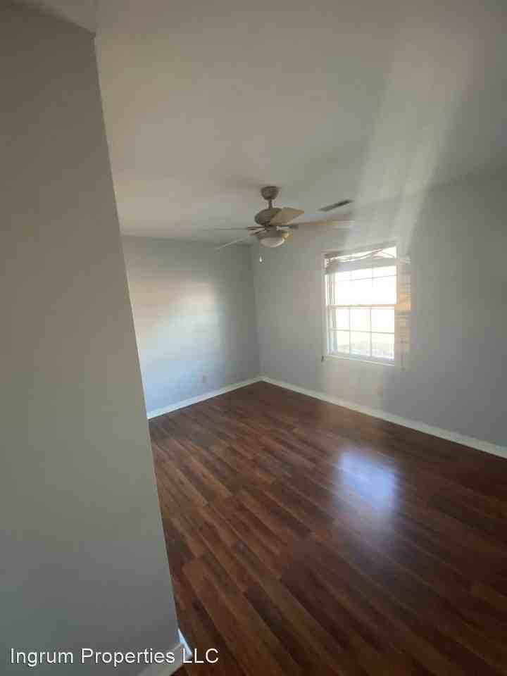 Deb Dr - Photo 3 of 8