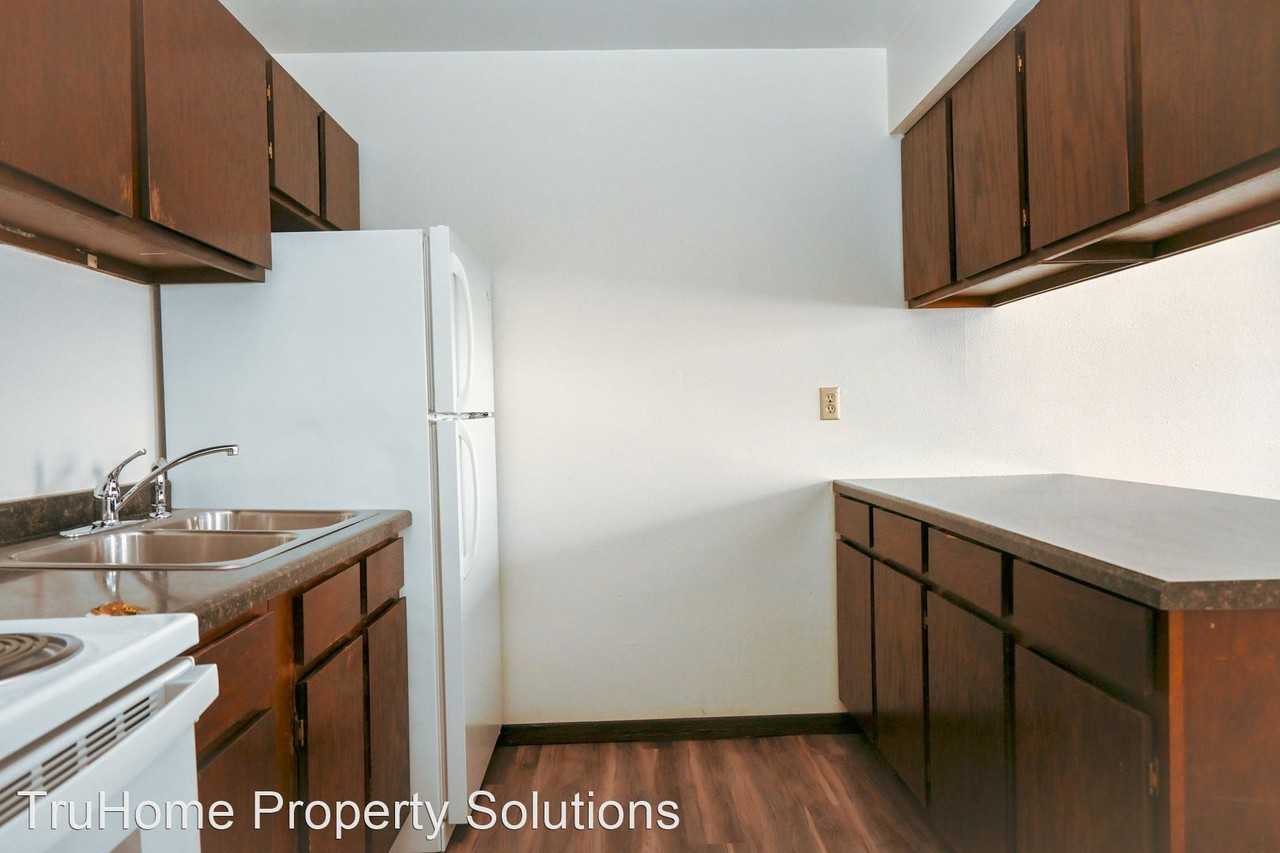 2208 12th Ave N. - Photo 3 of 8