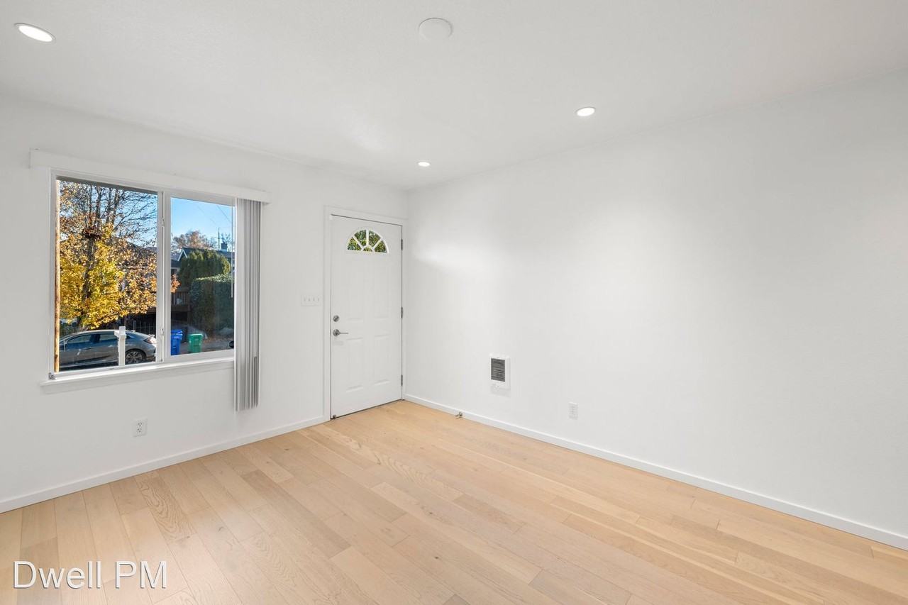4607 Ne 16th Ave - Photo 2 of 34