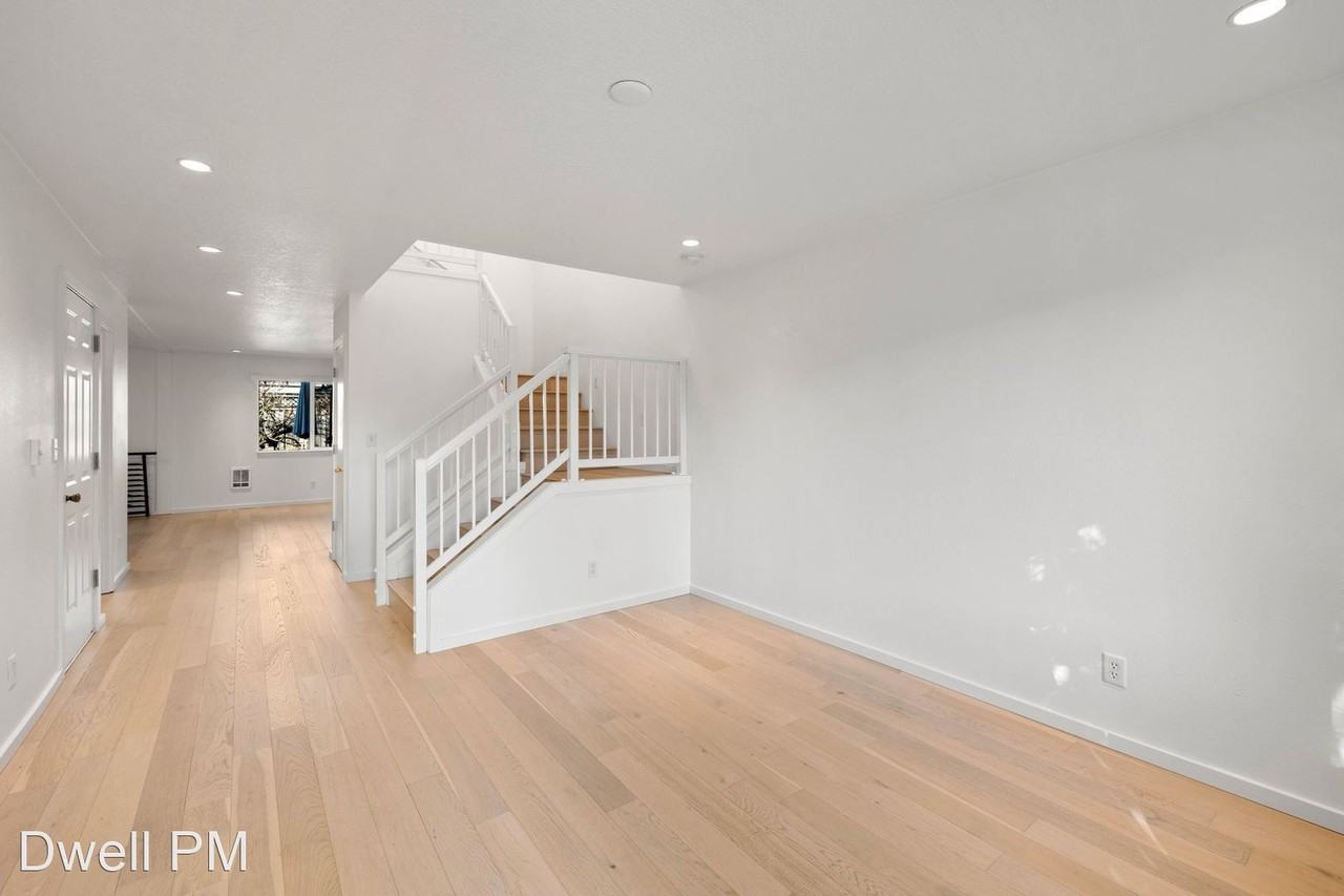 4607 Ne 16th Ave - Photo 3 of 34
