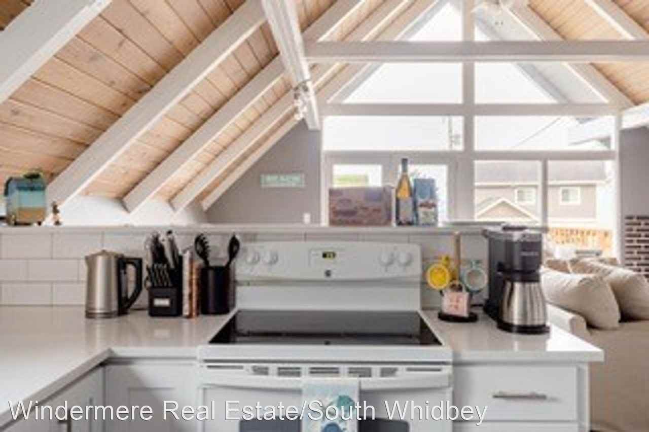 3819 Driftwood Dr - Photo 3 of 21