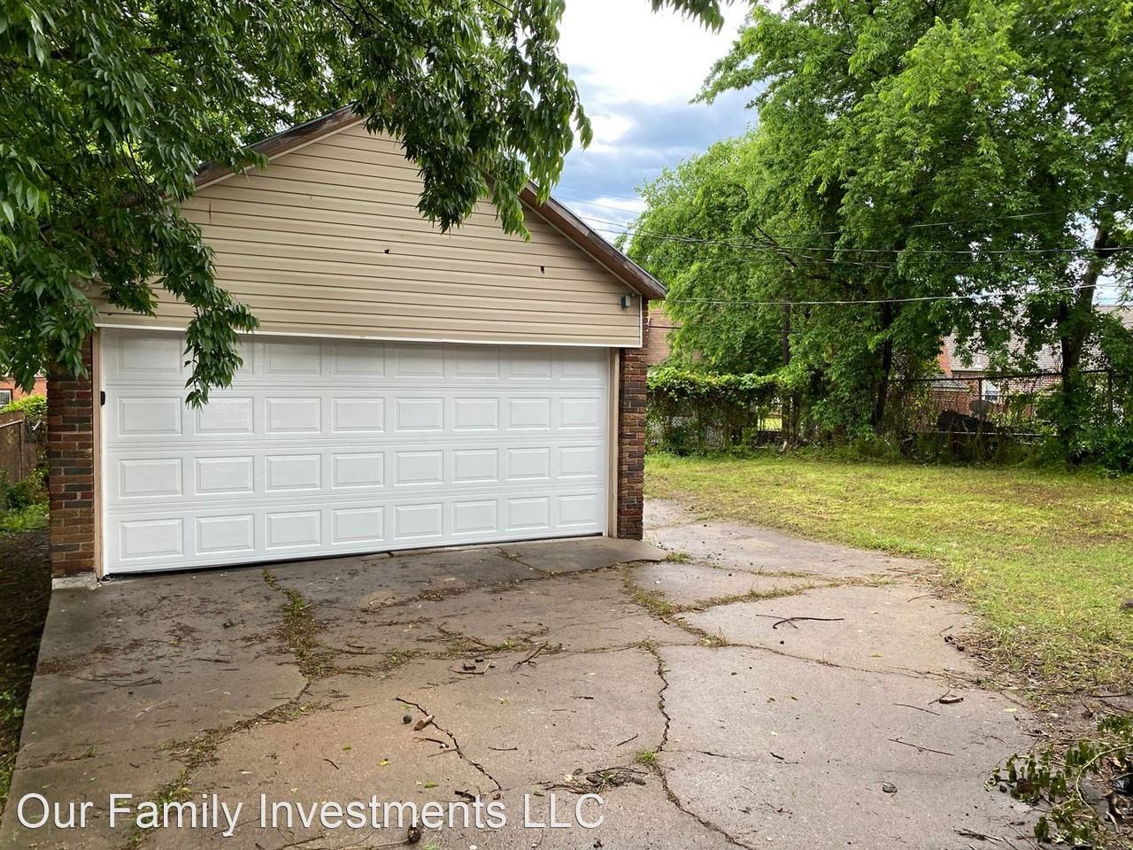 2219 N Denver Blvd - Photo 2 of 40