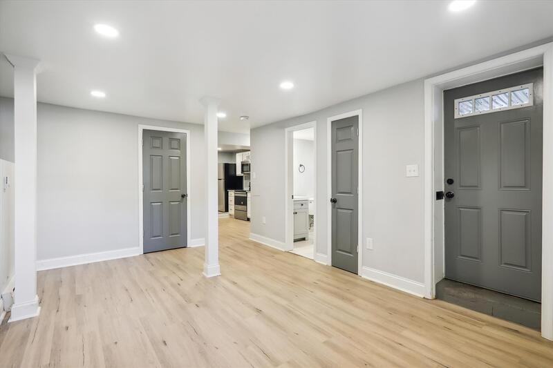 232 14th Pl Ne #BS - Photo 2 of 10