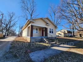 featured image of 715 3rd Ave