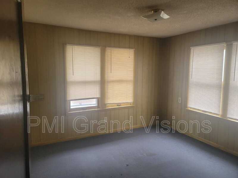 1010 4th St - Photo 3 of 26