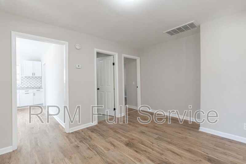1002 N Maple St #A - Photo 5 of 34
