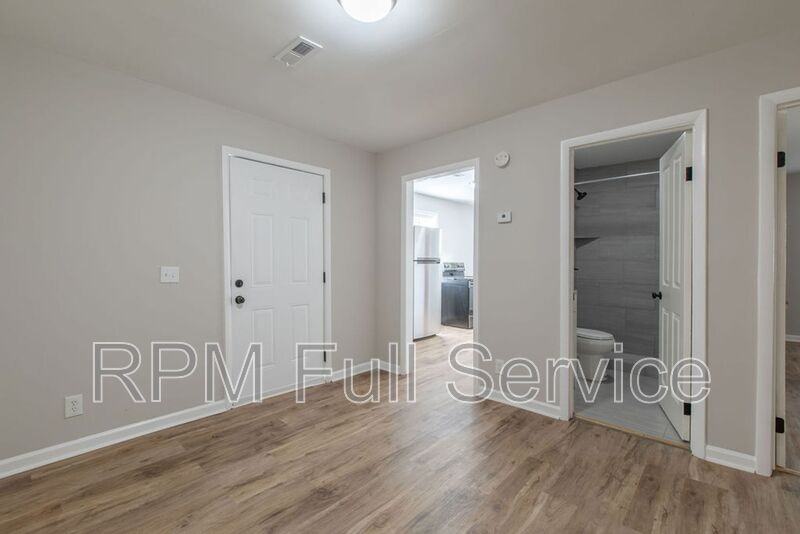 1002 N Maple St #A - Photo 7 of 34