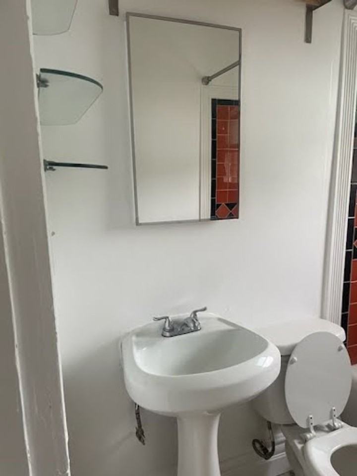 Alexandria Apartments LLC - Photo 6 of 14